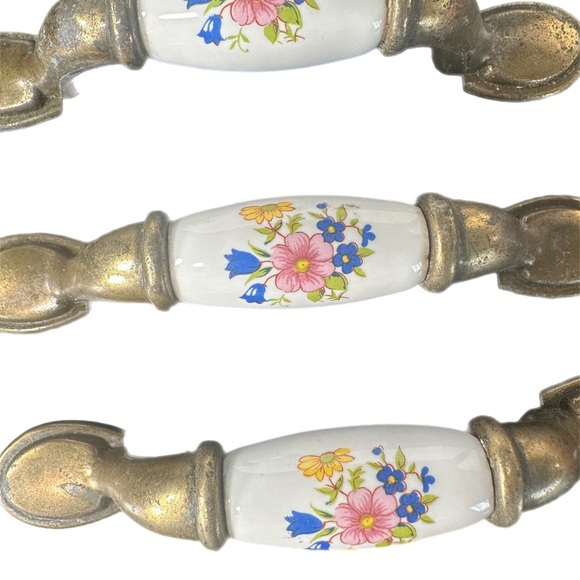 Floral Ceramic and Gold Drawer Pulls - Picture 2 of 7